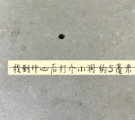 黄山市瓷砖空鼓维修公司专业解答在瓷砖铺贴过程中，如果砂料搅拌不均匀，将会带来以下问题